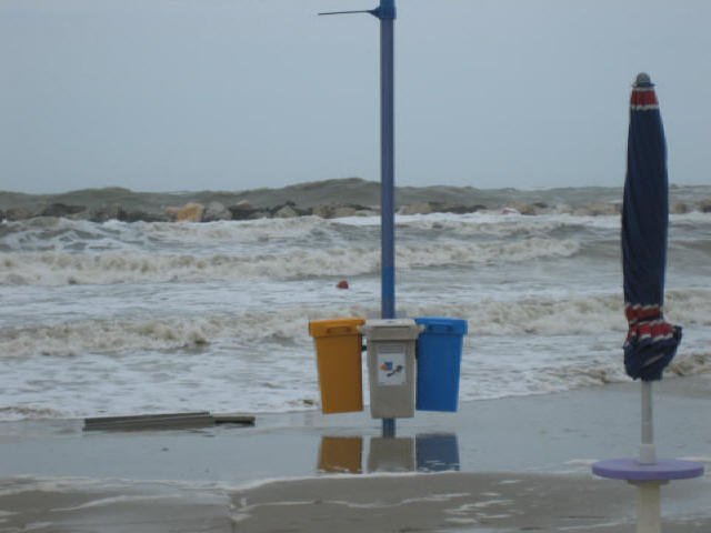 2012 008